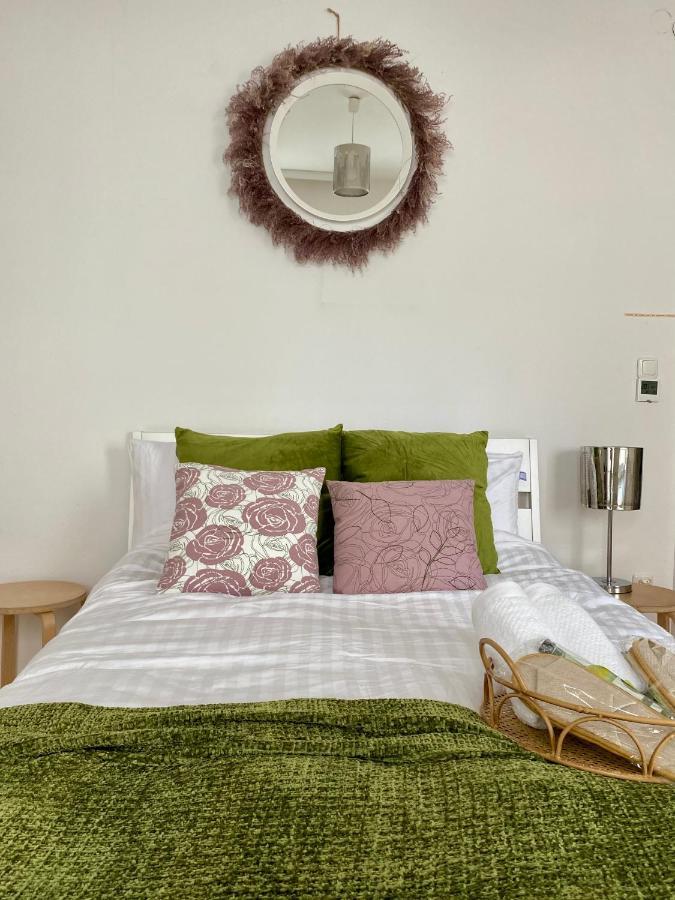 Stay In Aux: Central 2-Room Apartment with 24/7 Check-In Augsburg Exterior photo
